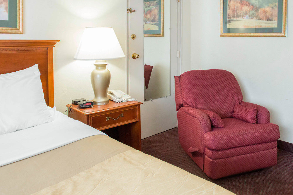 Quality Inn & Suites Нью-Касл Екстер'єр фото
