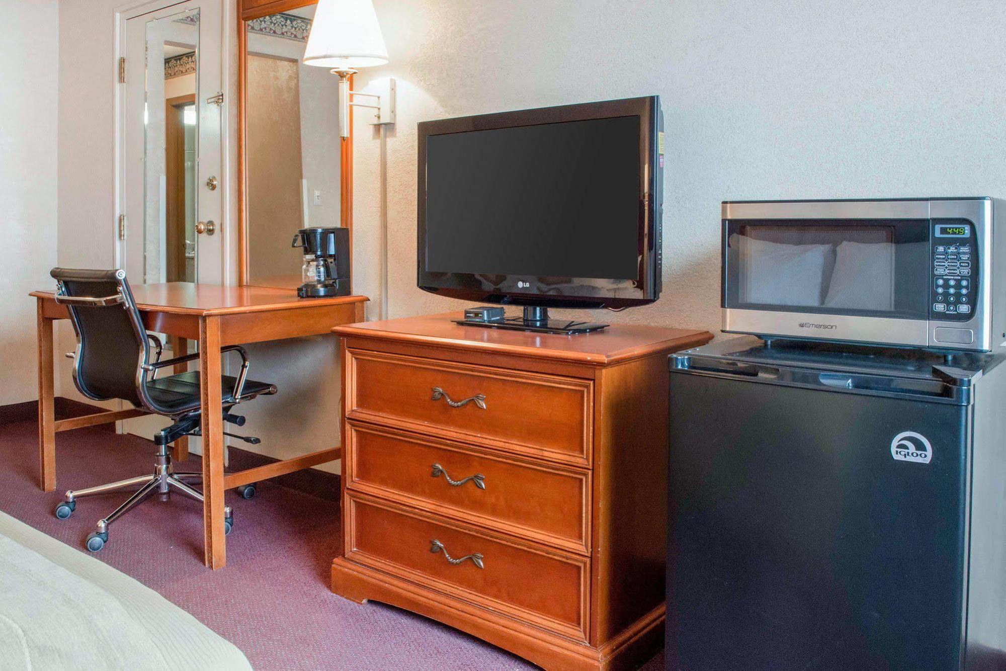 Quality Inn & Suites Нью-Касл Екстер'єр фото